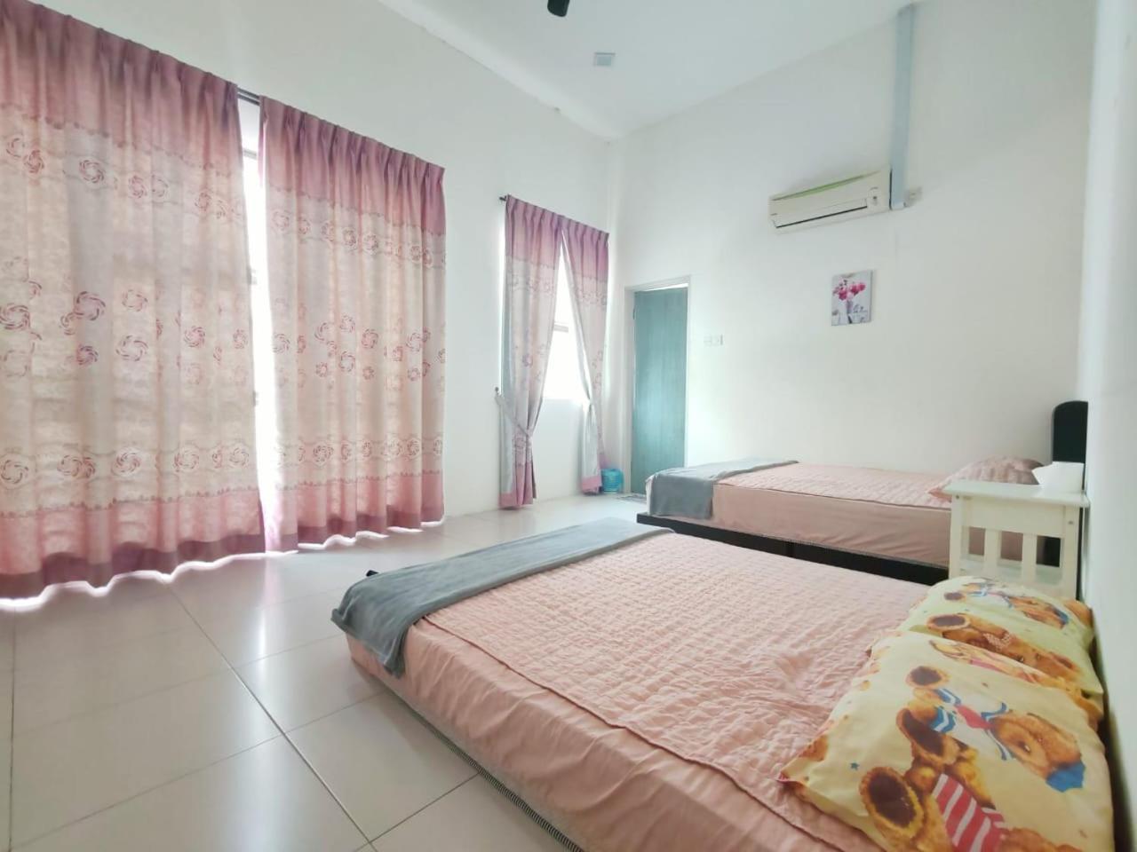 Teluk Batik 17Paradisehome Private Pool Karaoke Snooker Bbq 15Pax Lumut Eksteriør bilde