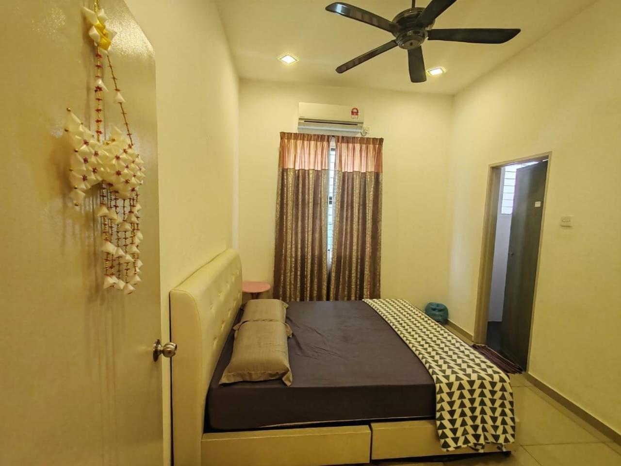 Teluk Batik 17Paradisehome Private Pool Karaoke Snooker Bbq 15Pax Lumut Eksteriør bilde