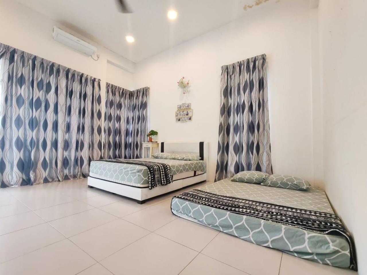 Teluk Batik 17Paradisehome Private Pool Karaoke Snooker Bbq 15Pax Lumut Eksteriør bilde